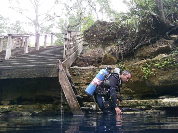 Começo de mergulho em Peacock, na Flórida, Estados Unidos